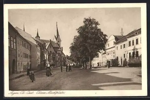 AK Aigen /O.-Oe., Passanten auf dem Oberen Marktplatz