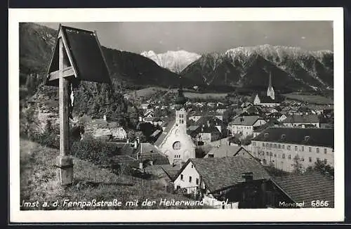 AK Imst a. d. Fernpassstrasse, Ortsansicht mit Heiterwand und Marterl