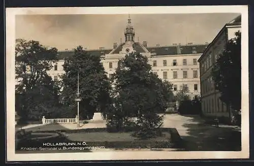 AK Hollabrunn, Knaben-Seminar und Bundesgymnasium