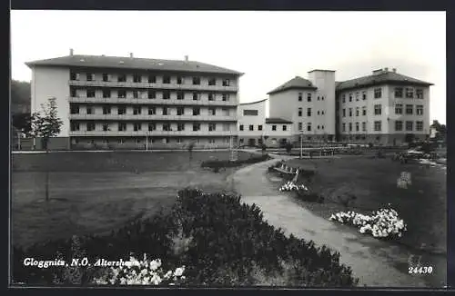 AK Gloggnitz, Altersheim mit Gehweg