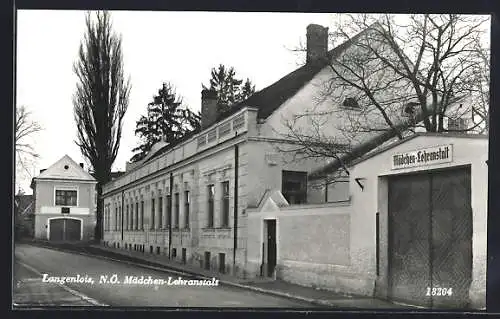 AK Langenlois, Mädchen-Lehranstalt, Strassenpartie