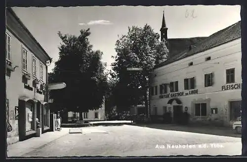 AK Neuhofen a. d. Ybbs, Gürtlers Gasthof zur Linde und Fleischerei, Strassenpartie mit Tankstelle, Turmgebäude