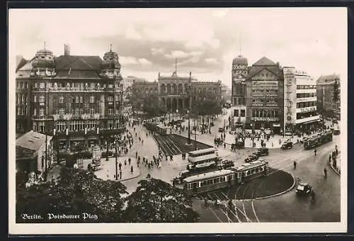 AK Berlin, Potsdamer Platz mit Verkehrsturm, Strassenbahnen