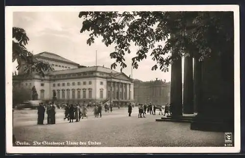 AK Berlin, Unter den Linden, Blick zur Staatsoper