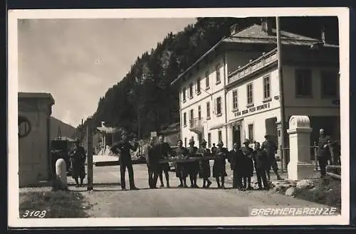 AK Brenner, Wachen und Touristen an der Brennergrenze