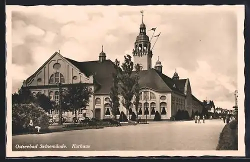 AK Swinemünde a. Ostsee, Gäste vor dem Kurhaus