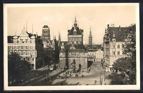 AK Danzig, Heumarkt mit Denkmal, Strassenbahn