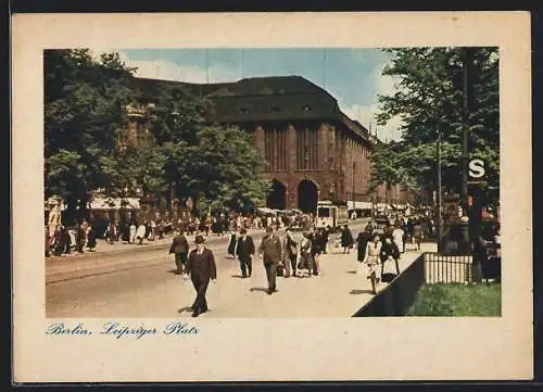 AK Berlin, Passanten auf dem Leipziger Platz