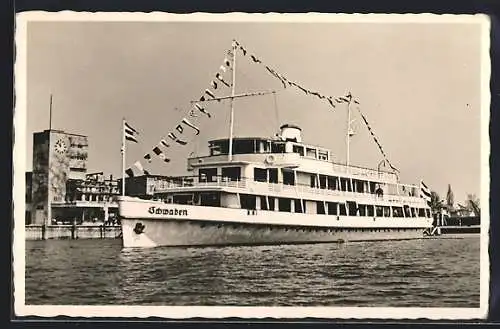 AK Bodensee-Motorschiff Schwaben in Flaggengala vor dem Hafen