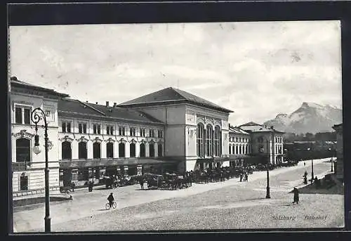 AK Salzburg, Pferdekutschen vor dem Bahnhof