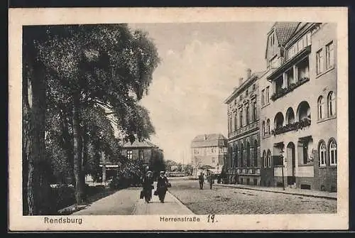 AK Rendsburg, Partie in der Herrenstrasse mit Passanten