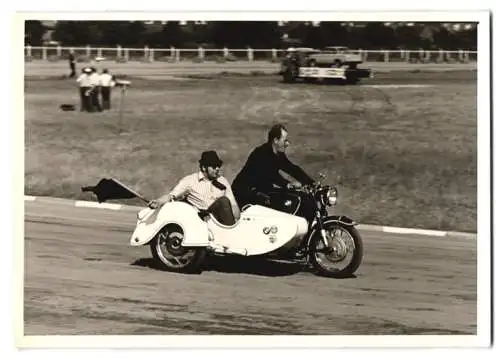 Fotografie Motorrad BMW mit Seitenwagen, Rennleitung beim Speedway-Rennen