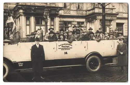 Fotografie Ad. Mann, Hamburg, Ansicht Hamburg, Autobus der Fa. Friedr. Jasper, Mühlendamm 86-88 vor Hotel Krone