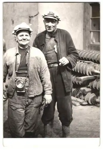 Fotografie tschechische Bergarbeiter / Kumpel mit Grubenlampe, Ostrava 1958