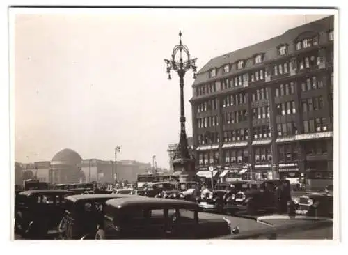 Fotografie unbekannter Fotograf, Ansicht Hamburg-St. Georg, Porter Haus mit Geschäften und Bieber-Diele