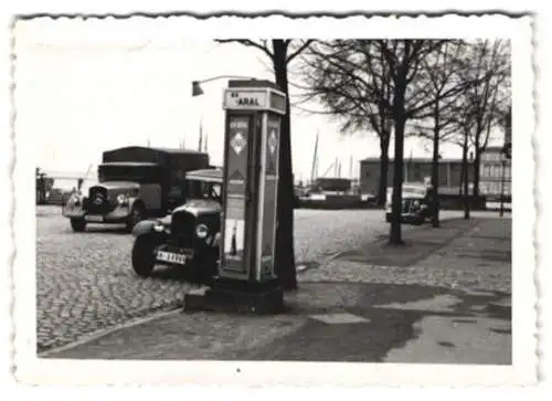 Fotografie Aral Tanksäule, Mercede LKW