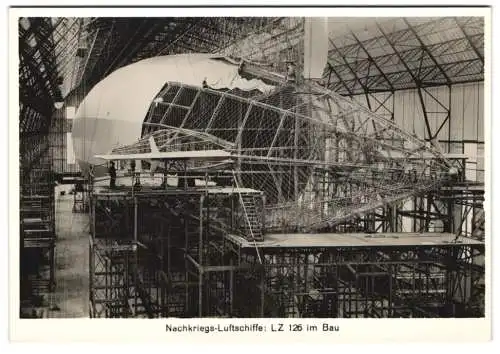 Fotografie Fotograf unbekannt, Nachkriegsluftschiff Zeppelin LZ 126 im Bau