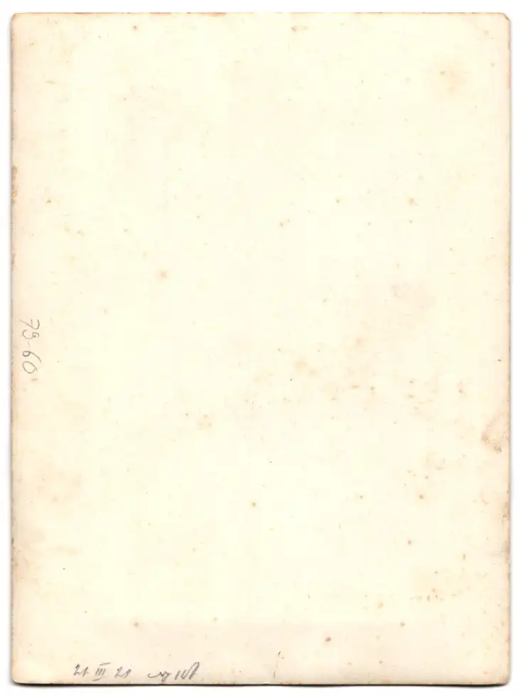 Fotografie unbekannter Fotograf und Ort, junger Araber in Tracht mit Turban 1