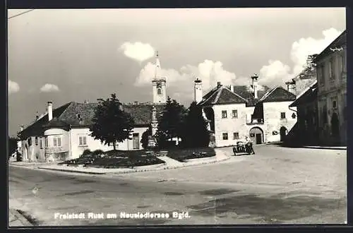 AK Rust am Neusiedlersee, Strassenpartie mit Kirchturm