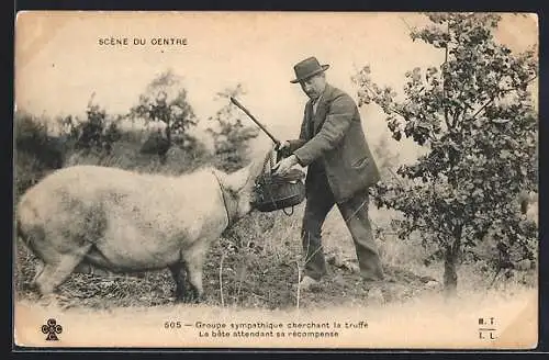 AK En Périgord, Groupe sympathique cherchant la Truffe, La bête attendant sa récompense, Mann mit Trüffelschwein