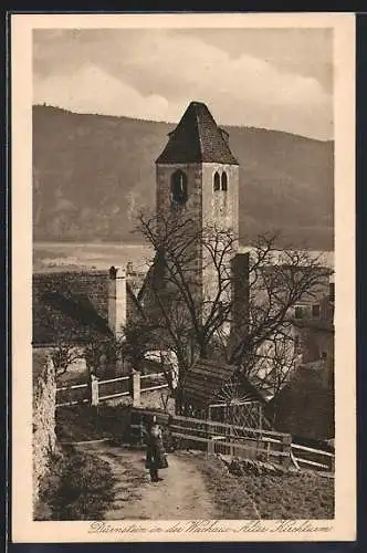 AK Dürnstein in der Wachau, Ortspartie mit Kind am alten Kirchturm