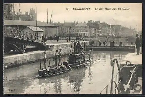 AK Dunkerque, Un Sous-Marin dans les Ecluses, U-Boot im Hafen