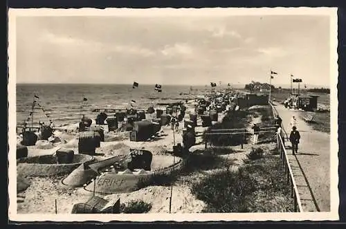 AK Burg / Ostseebad, Badeleben mit Strandpromenade