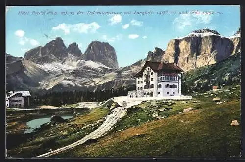 AK Canazei, Hotel Pordoi an der Dolomitenstrasse mit Langkofel u. Sella