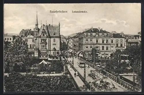 AK Saarbrücken, Strassenbahn auf der Luisenbrücke aus der Vogelschau