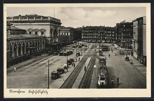 AK Mannheim, Bahnhofsplatz mit Strassenbahnen