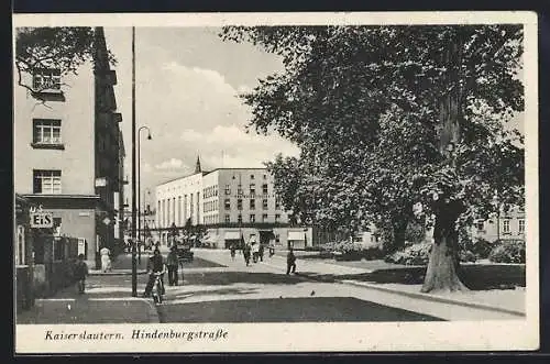 AK Kaiserslautern, Hindenburgstrasse mit Eisdiele