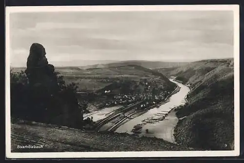 AK Saarhölzbach, Blick auf den Ort von einer Anhöhe aus