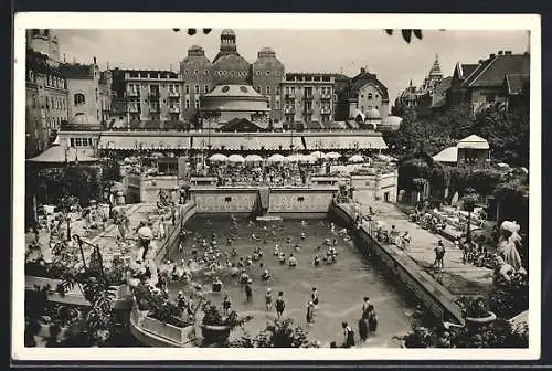 AK Budapest, Gellertbad, Badegäste im Thermalwellenbad