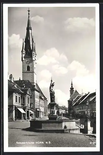 AK Horn /N. Ö., Hauptplatz mit Brunnen