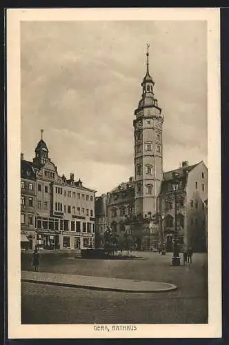 AK Gera, Strassenpartie mit Geschäften, Rathaus und Brunnen