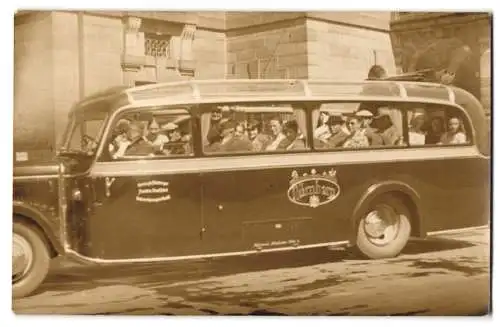 Fotografie Schweiberer, Nürnberg, Ansicht Nürnberg, Bus, Omnibus mit Faltdach für Fremdenrundfahrten