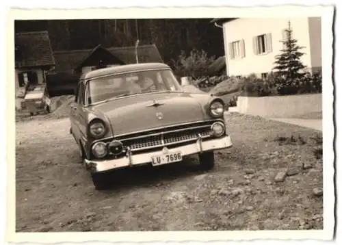 Fotografie Auto Ford, US-Car, Limousine mit Kennzeichen LU-7696