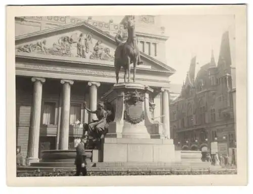 Fotografie Ansicht Aachen, Kaiser-Wilhelm-Denkmal vor dem Theater