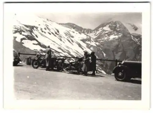 Fotografie Auflug mit Motorrrad samt Gepsann in den Bergen