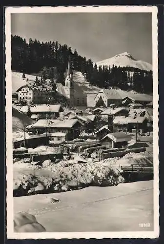 AK Fieberbrunn /Tirol, Ortsansicht mit Kitzbühler Horn