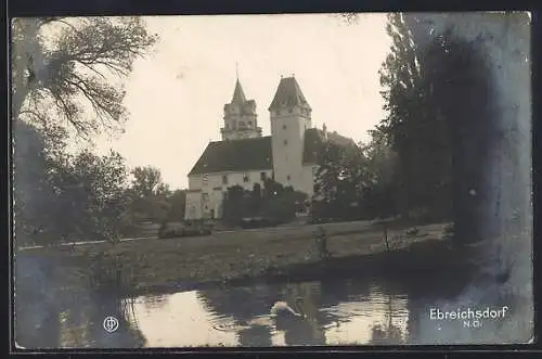 AK Ebreichsdorf /N.-Ö., Schloss mit Anlagen und Schwanenteich