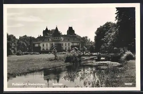 AK Pottendorf /Niederdonau, Flusslauf am Schloss