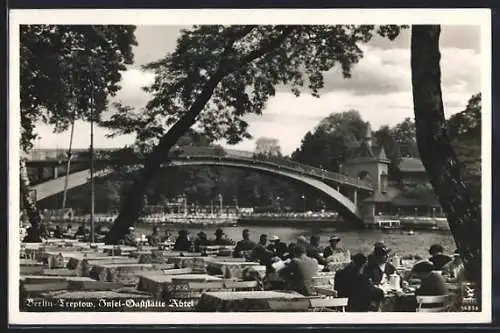 AK Berlin-Treptow, Insel-Gaststätte Abtei mit Flusspartie