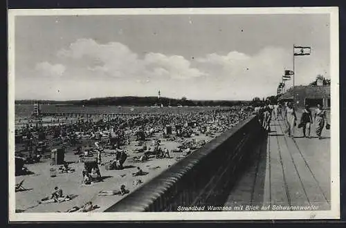 AK Berlin-Wannsee, Strandbad mit Badegästen, 