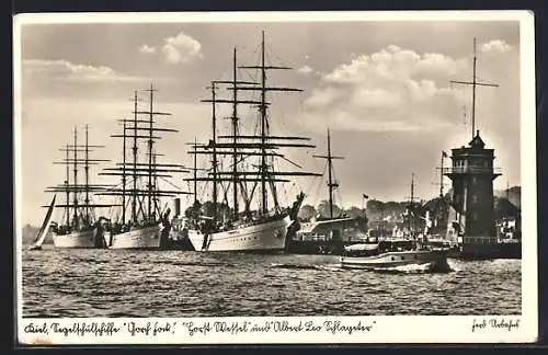 AK Kiel, Segelschulschiffe Gorch Fock,  und Albert Leo Schlageter liegen im Hafen