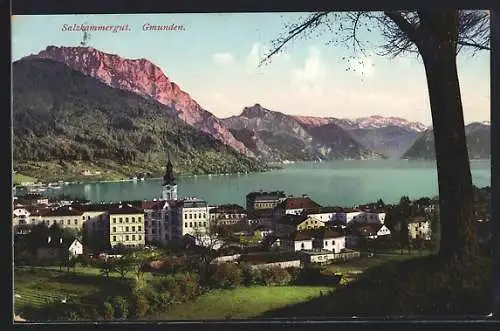 AK Gmunden /Salzkammergut, Ortsansicht mit See- u. Bergblick aus der Vogelschau