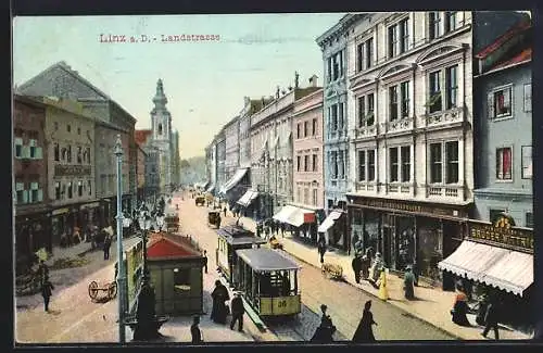 AK Linz a. D., Landstrasse, Strassenbahn an der Haltestelle