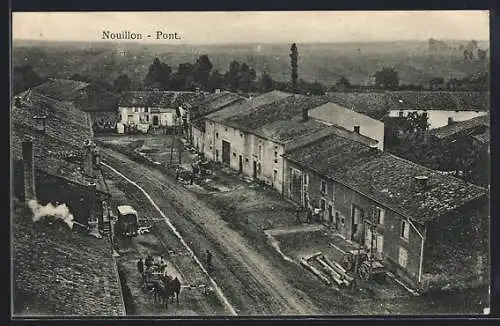 AK Nouillon - Pont, Strassenszene neben den Häuserruinen