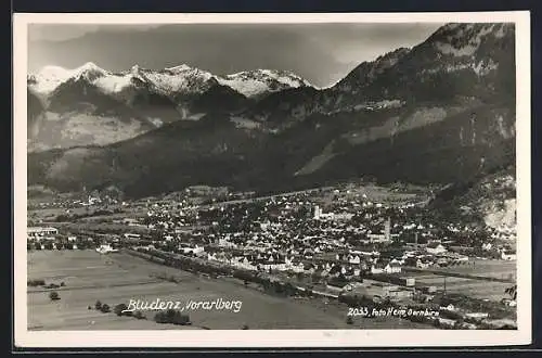 AK Bludenz /Vorarlberg, Ortsansicht gegen das Gebirge