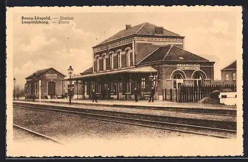 AK Leopoldsburg, Wartende am Bahnhof